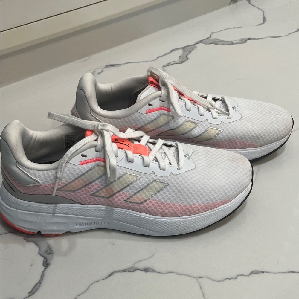 🎉Host Pick🎉 Adidas “light motion”, “Speedmotion” GX070 running shoes